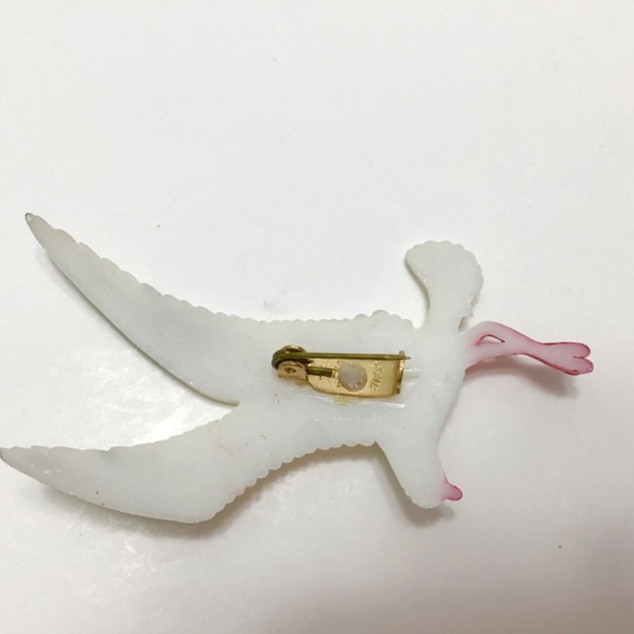 Vintage Seagull Plastic Brooch Pin Made in Hong Kong - Picture 6 of 8